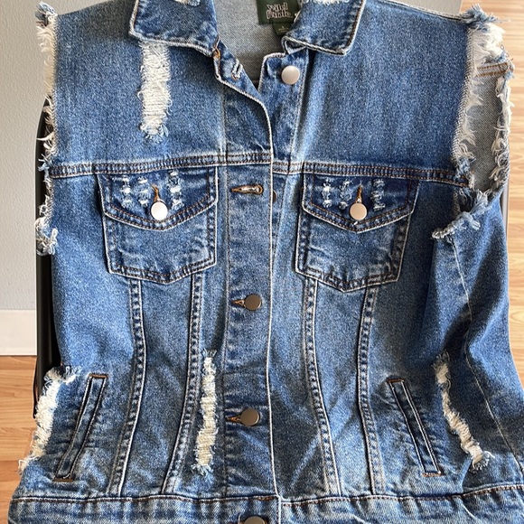 Wild Fable Distressed Jean Vest - Picture 5 of 5